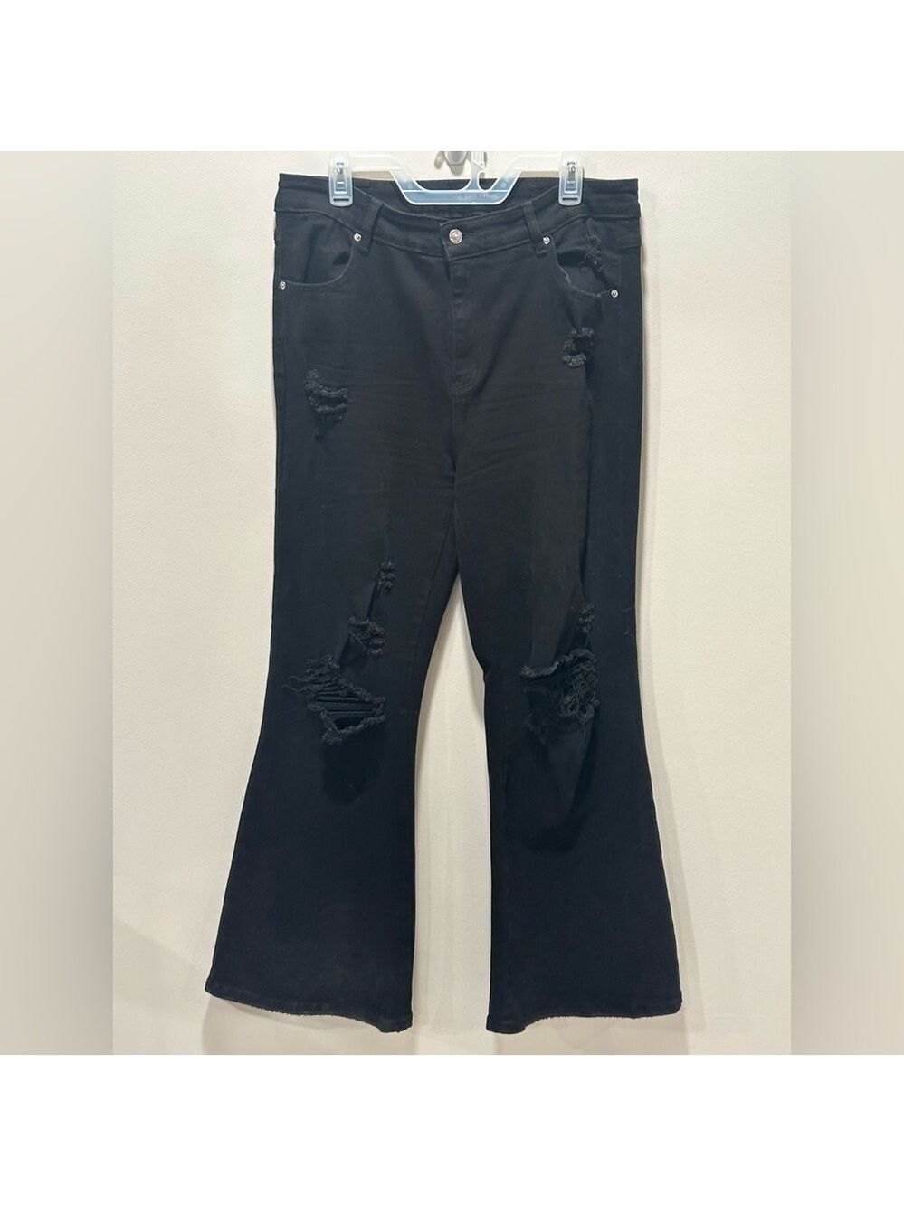 Almost Famous Women's Black Jeans
